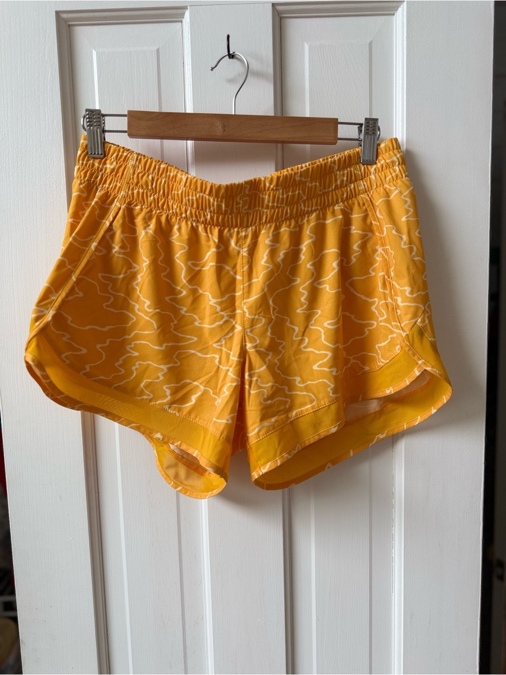 Athleta Yellow White Wave-Print Athletic Shorts